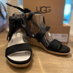 New Ugg Black Trina Espadrille Wedge Sandals With Ankle Tie and back zipper
6.5